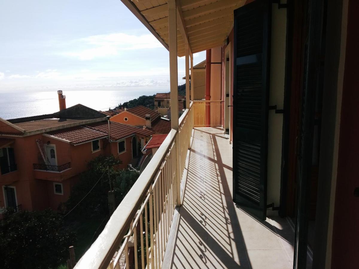 Traditional Panoramic Sea View House Lákones Екстериор снимка